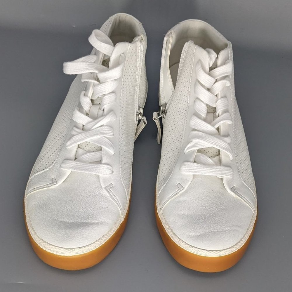 NEW Women's Luna Mid Top Sneakers Sz 10 Casual Shoe White Memory Foam A NEW DAY